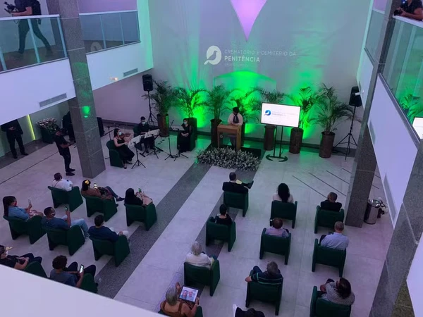 Capela ecumênica do Crematório e Cemitério da Penitência por Divulgação