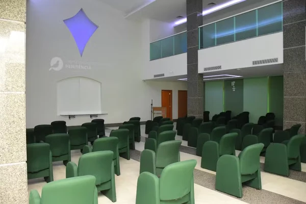 Capela ecumênica do Crematório e Cemitério da Penitência por Divulgação