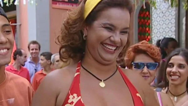 Dona Jura de 'O Clone' por Reprodução