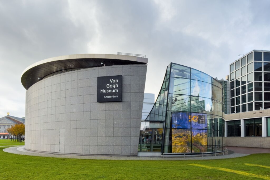 O Van Gogh Museum abriga a maior coleção de obras do artista (Imagem: K I Photography | Shutterstock)