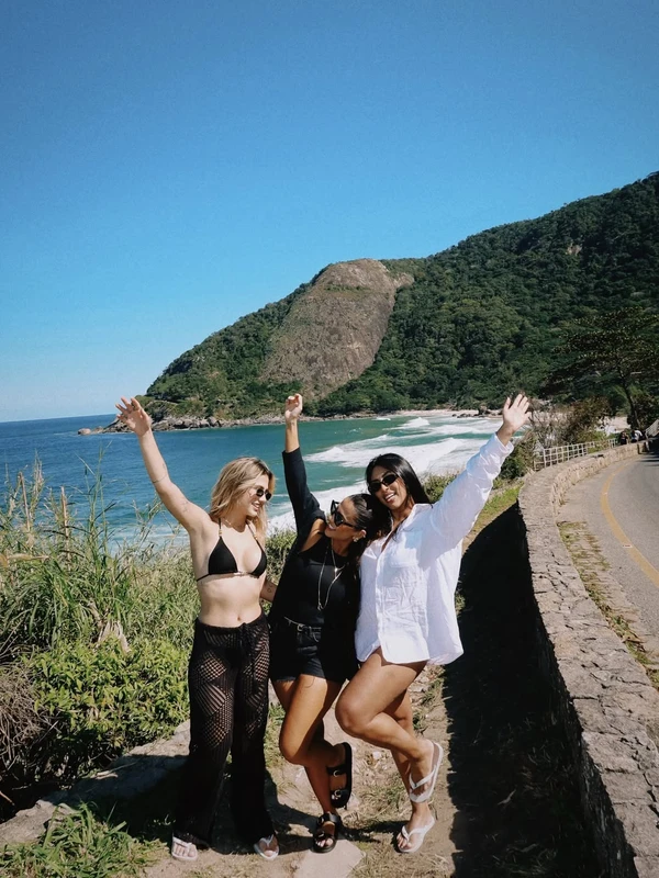 Malu Bascoy, Catherine Bascoy e Camila Ferreira por Reprodução/Instagram
