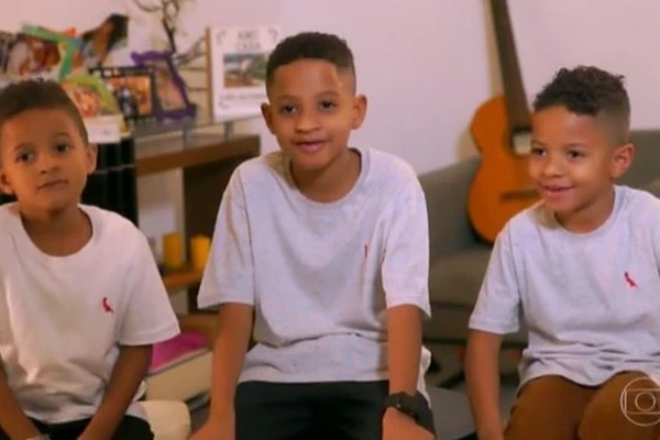 Mumuzinho e filhos por Reprodução
