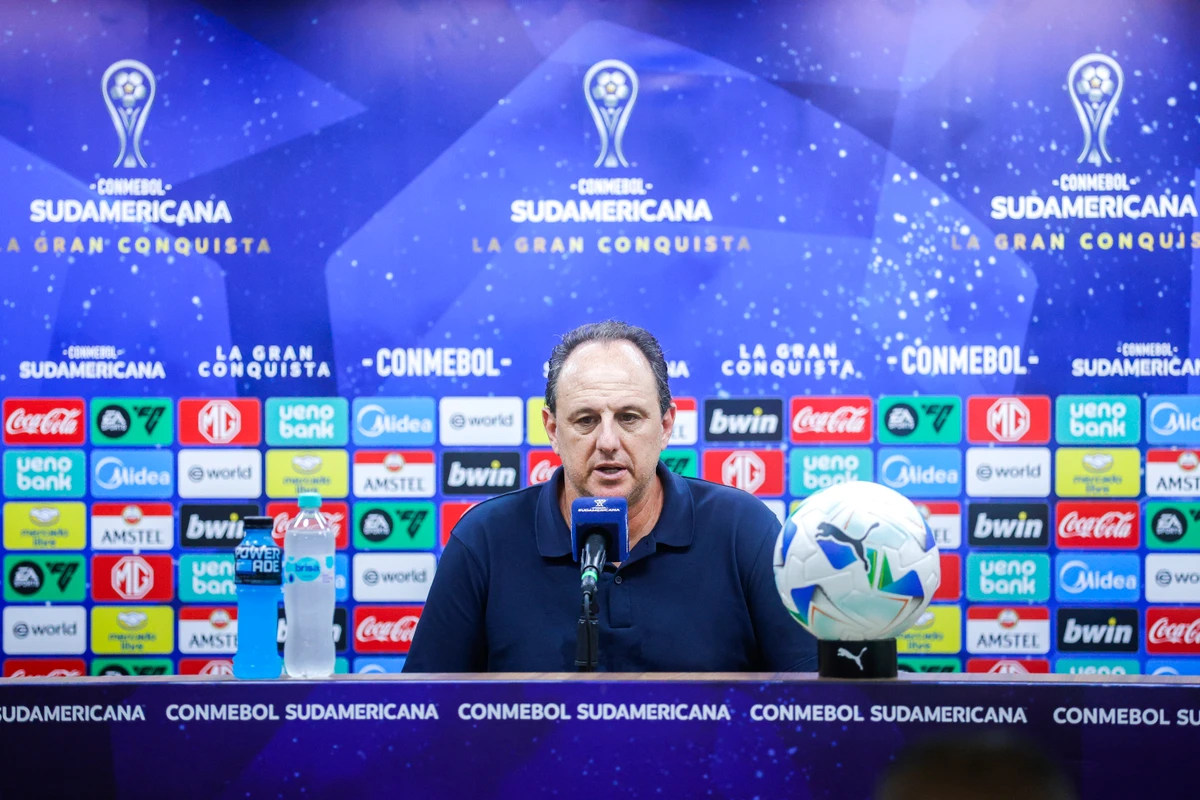 Rogério Ceni em entrevista coletiva após eliminação