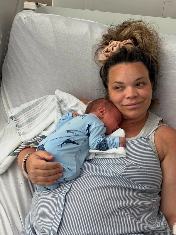 Trisha Paytas mostra o terceiro filho, com nome de super-herói por Reprodução/Instagram