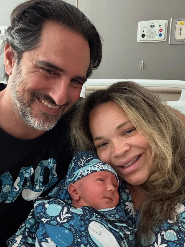 Trisha Paytas mostra o terceiro filho, com nome de super-herói por Reprodução/Instagram
