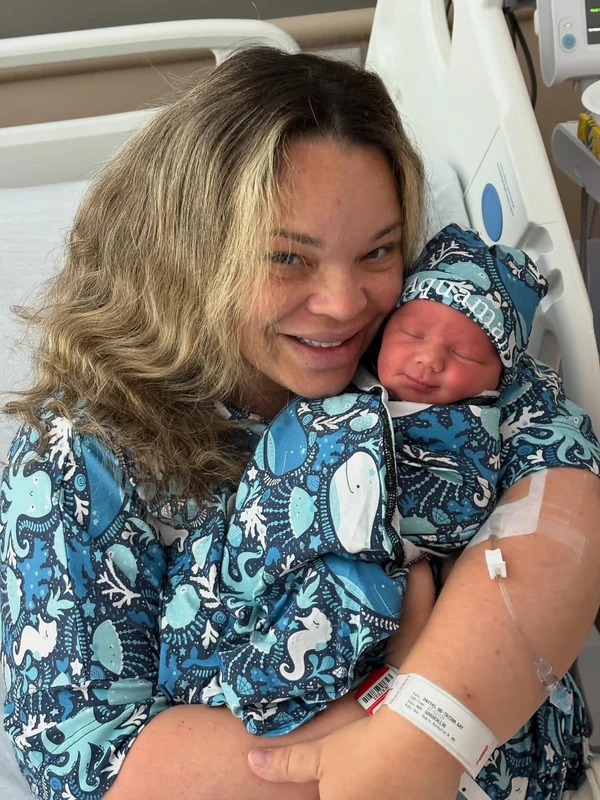 Trisha Paytas mostra o terceiro filho, com nome de super-herói por Reprodução/Instagram