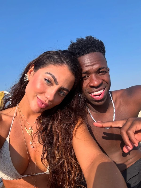 Vini Jr. e Catherine Bascoy por Reprodução/Instagram