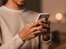 Imagem - É isto que acontece com seu corpo quando você passa 9 horas por dia no celular