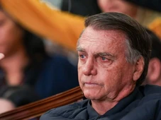 Imagem - Bolsonaro chora após declaração de Michelle em igreja