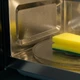 Imagem - Micro-ondas pode salvar sua esponja de cozinha: veja como