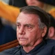 Imagem - Bolsonaro chora após declaração de Michelle em igreja