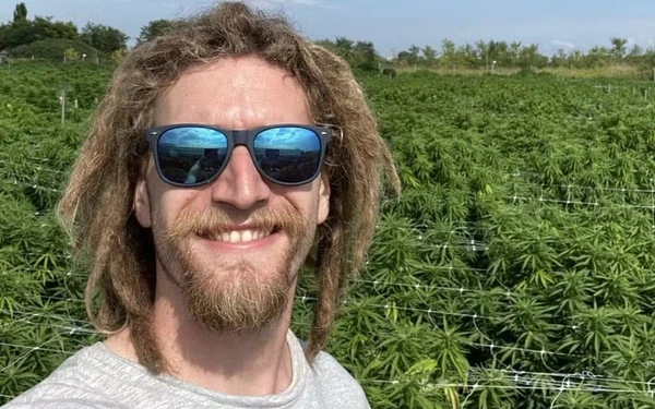 Bruno Ciocler, filho de Caco Ciocler, trabalha com o cultivo de maconha 