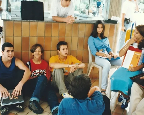 Fernanda Paes Leme com Igor Cotrim ,Junior Lima e Paulo Vilhena em 'Sandy & Junior'  por Reprodução