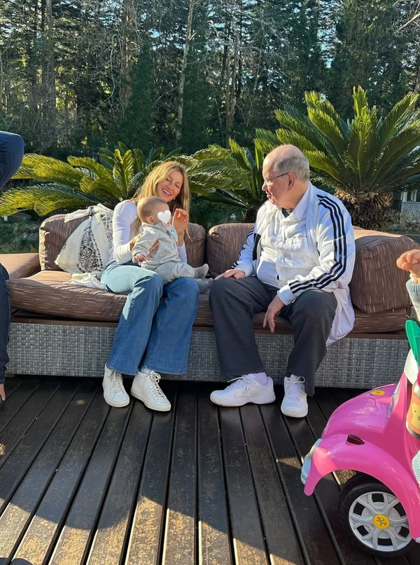 Gisele Bündchen em férias em família por Reprodução / Instagram