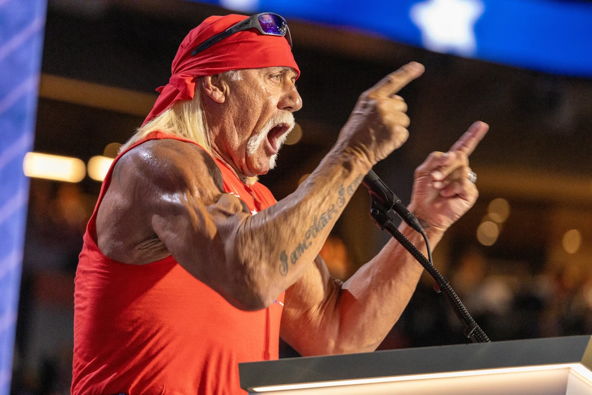 O lutador e ator Hulk Hogan morreu aos 71 anos, em 24 de julho, em Clearwater, Flórida, nos EUA, encontrado sem sinais vitais em casa por Shutterstock