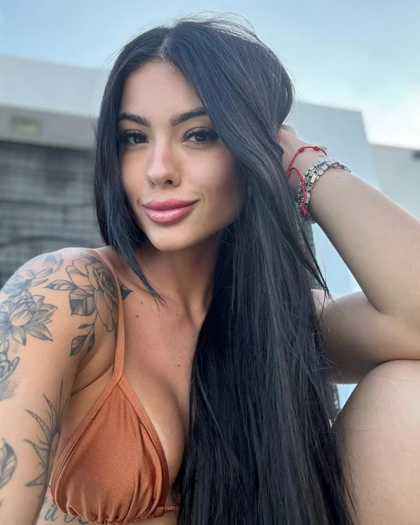 Rayane Figliuzzi por Reprodução/Instagram