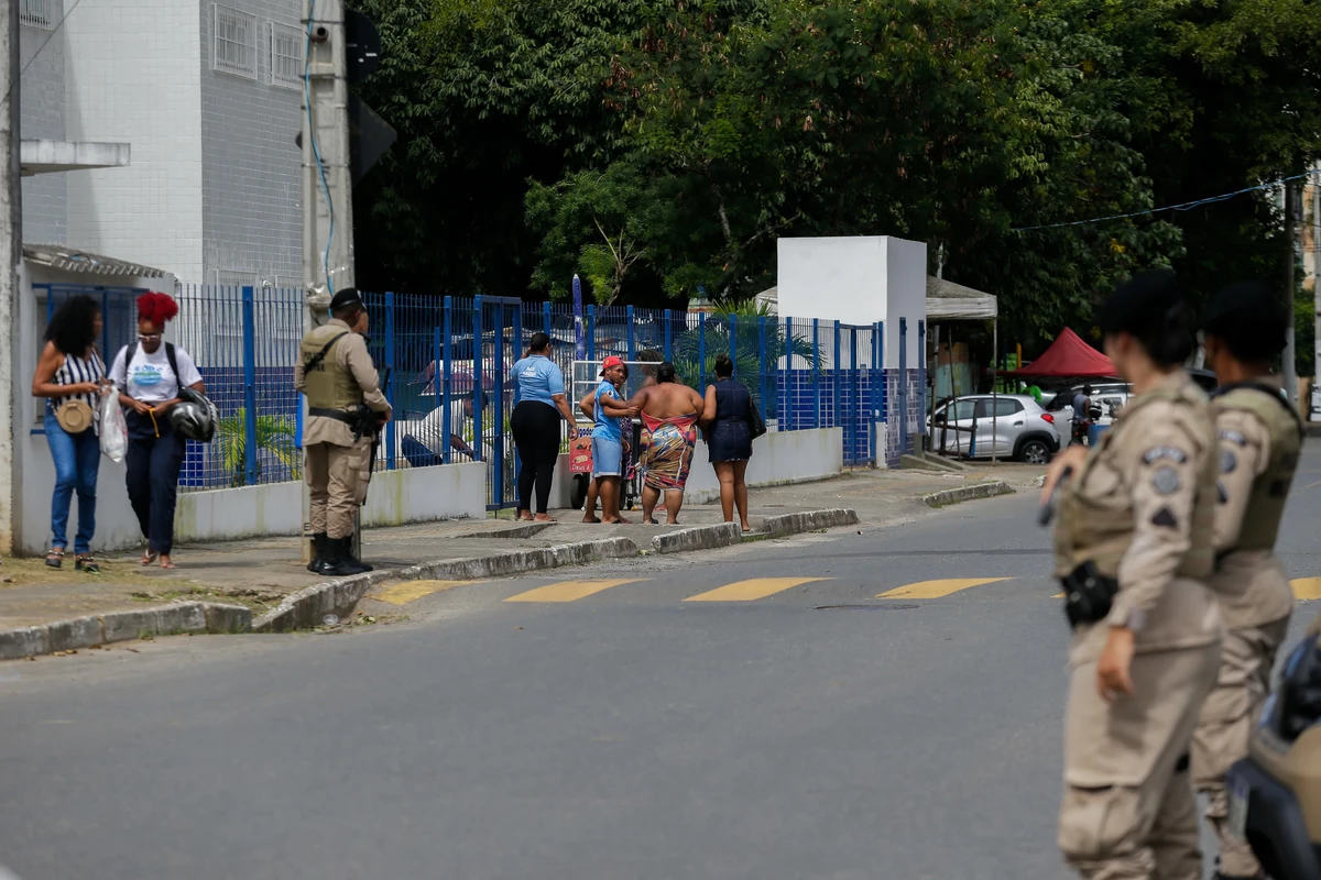 Tiroteio no Parque São Braz, no Engenho Velho da Federação por Arisson Marinho/CORREIO*