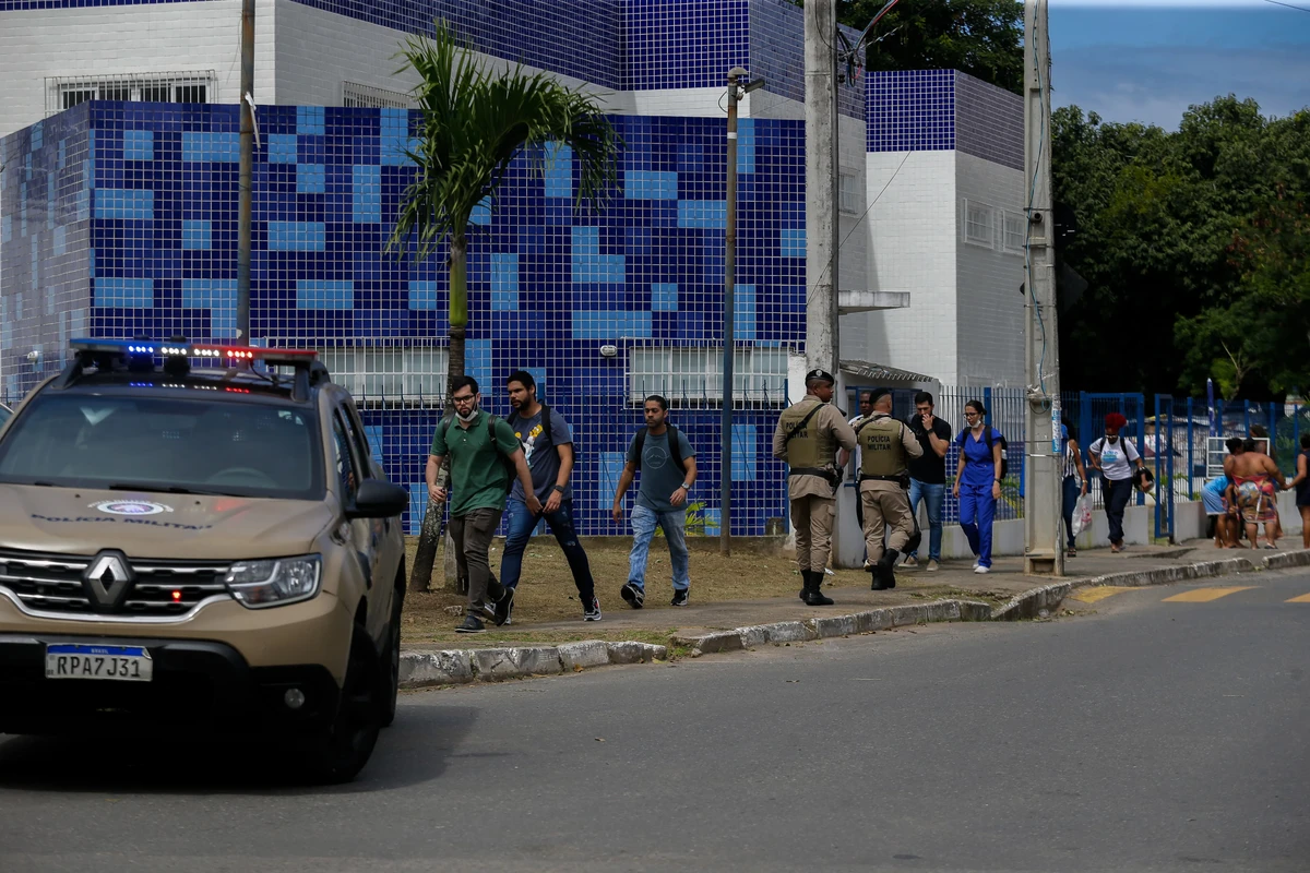 Tiroteio no Parque São Braz, no Engenho Velho da Federação por Arisson Marinho/CORREIO*