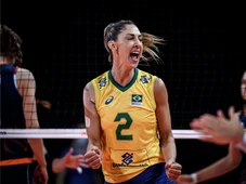 Imagem - Medalhista do vôlei, Carol Gattaz assume namoro com advogada mineira que bomba no TikTok