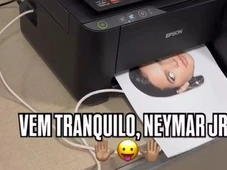 Imagem - Torcida do Sport prepara máscaras de Bruna Marquezine para provocar Neymar: 'Vem tranquilo'
