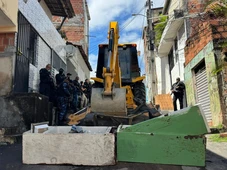Imagem - Polícia desobstrui mais de 15 ruas em Salvador durante a Operação Barricada II