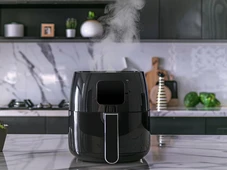 Imagem - Pode usar papel alumínio na air fryer? Veja o que dizem os especialistas