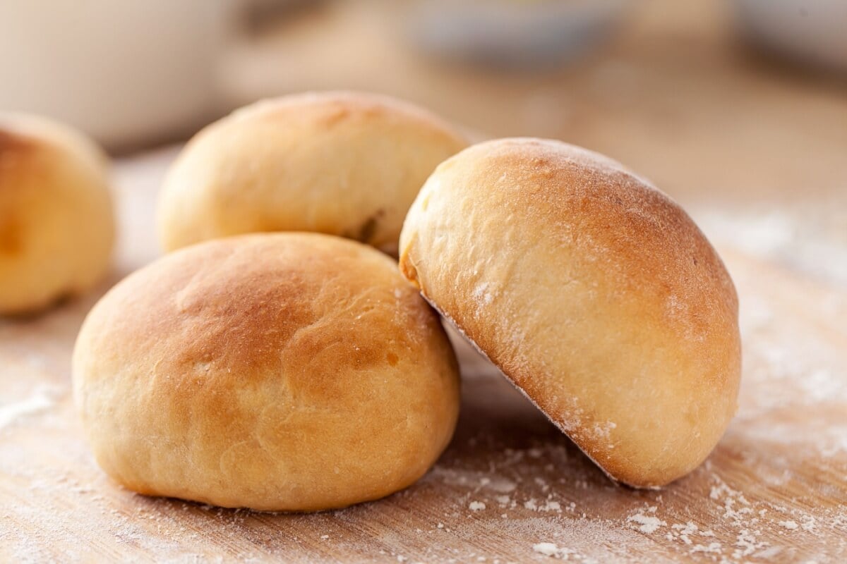 Pão de batata com requeijão cremoso (Imagem: tmalucelli | Shutterstock)