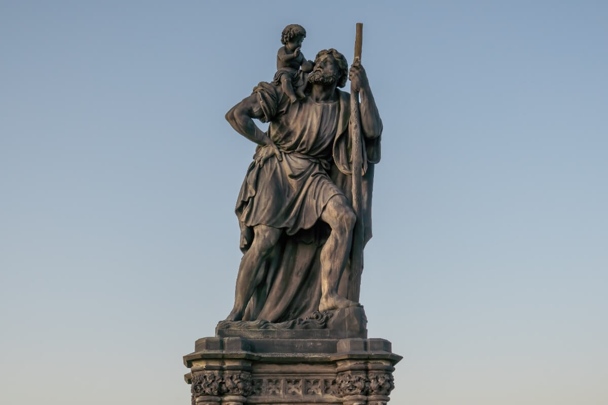 São Cristóvão é o santo padroeiro dos motoristas (Imagem: Diego Grandi | Shutterstock)