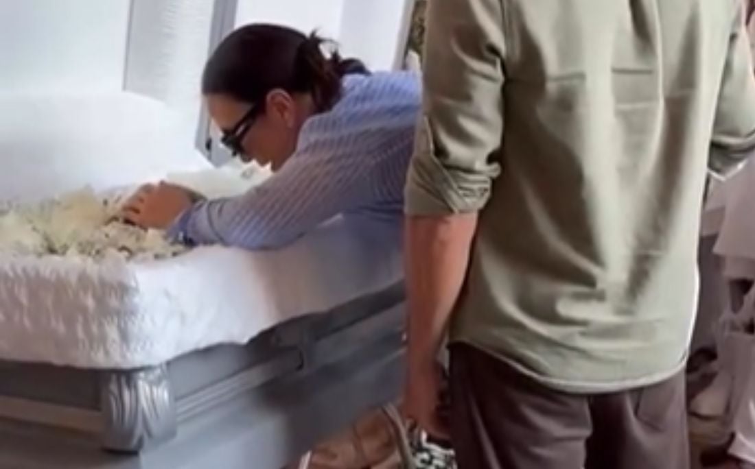 Ivete chorou no velório de Preta Gil por Reprodução