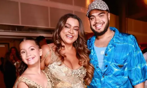 Preta Gil e a neta, Sol de Maria por Reprodução