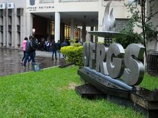 Imagem - Universidade abre concurso para professores com salários de até R$ 13 mil