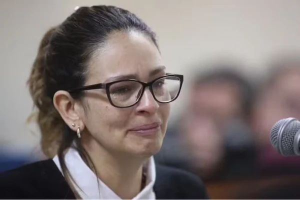 Julieta Silva durante julgamento pela morte do ex-namorado por auto-upload