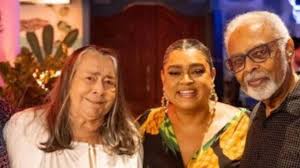 Preta Gil e a mãe, Sandra Gadêlha, a Drão por Reprodução