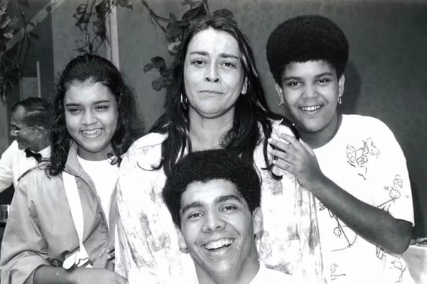 Preta Gil e a mãe, Sandra Gadêlha, a Drão por Reprodução