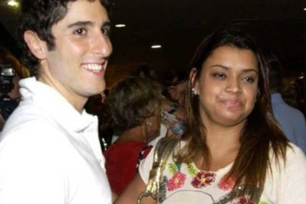 Cantora e apresentador já namoraram