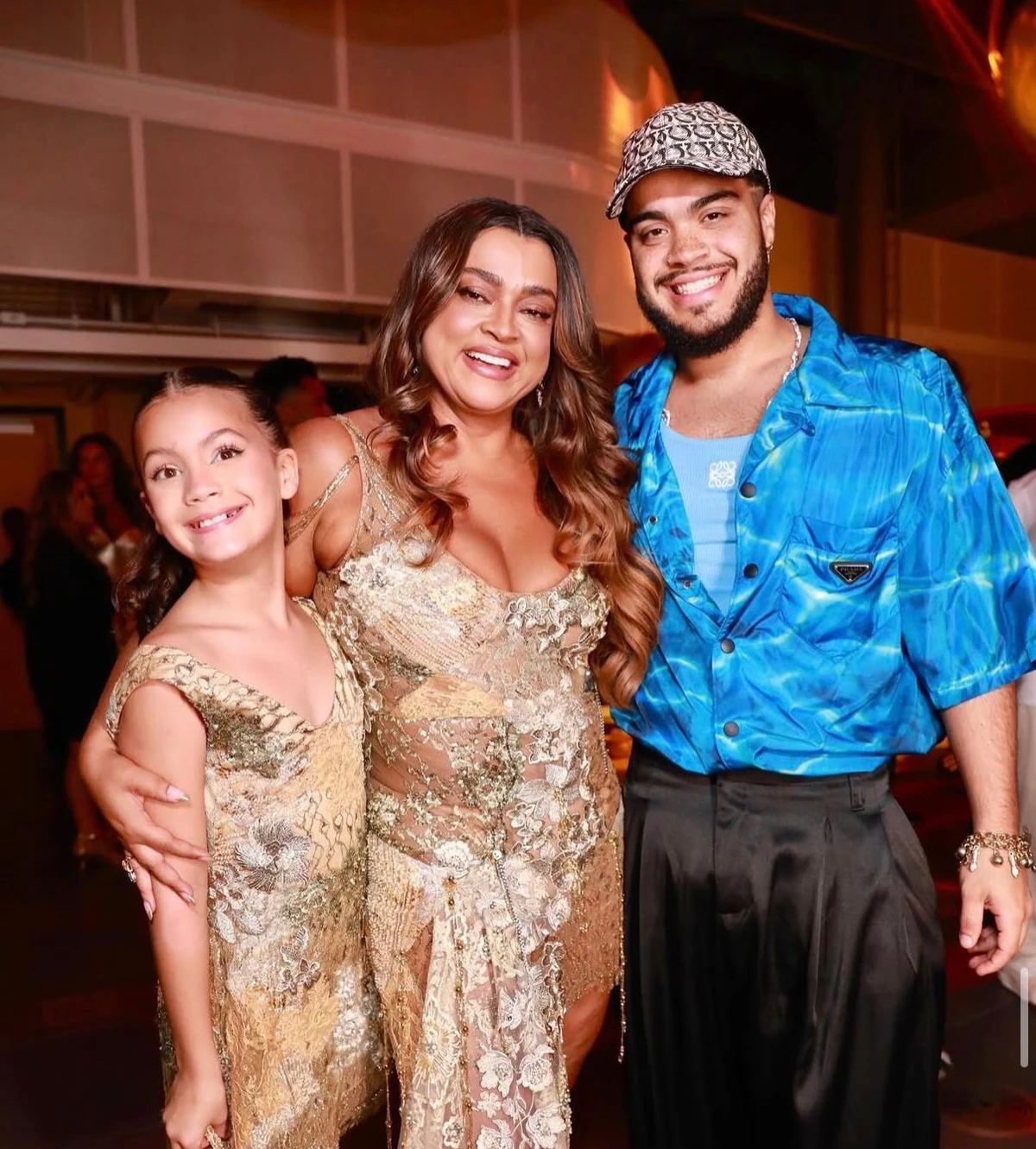 Preta com a neta, Sol de Maria, e o filho, Fran por Reprodução