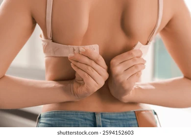 Roupas íntimas por Shutterstock