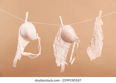 Roupas íntimas por Shutterstock
