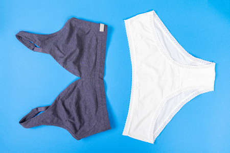 Roupas íntimas por Shutterstock