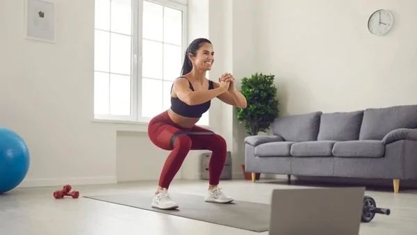 Treino caseiro é rapidinho, mas poderoso por Shutterstock