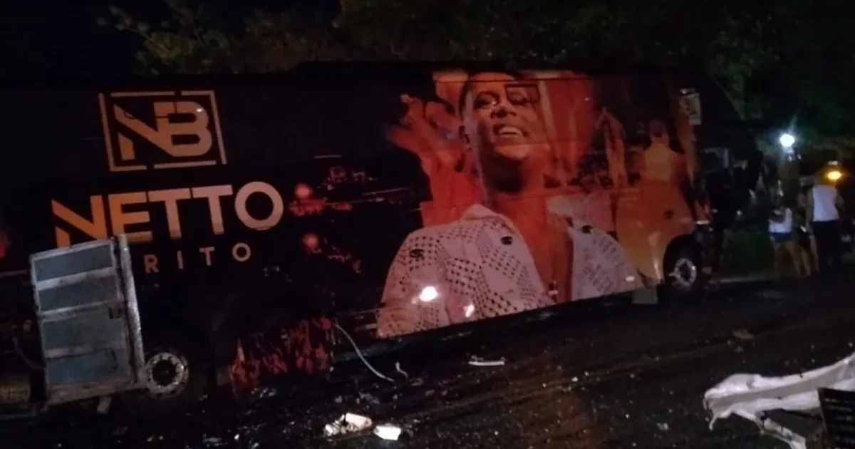 Imagem - Número de mortes em acidente com ônibus do cantor Netto Brito na BA-046 sobe para quatro