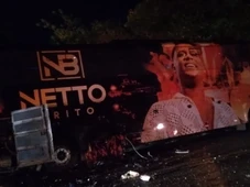 Imagem - Confirmada mais uma morte em acidente com ônibus do cantor Netto Brito na BA-046