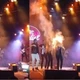 Imagem - Cabelo de vocalista da banda 'Limão com Mel' pega fogo durante show; veja vídeo