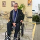 Imagem - Carlinhos de Jesus aparece de cadeira de rodas e revela diagnóstico: 'Dores fortes e mobilidade comprometida'