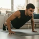 Imagem - Não gosta de academia? Veja como ficar com o braço definido com treino caseiro