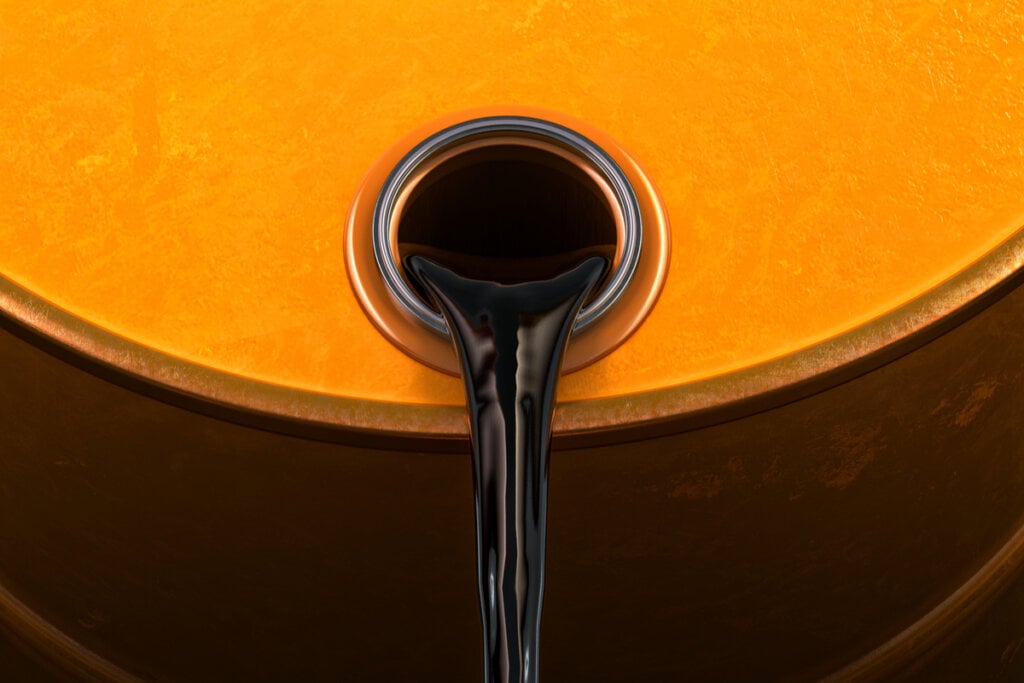 No Brasil, o petróleo está mais presente no litoral (Imagem: B Studio | Shutterstock)