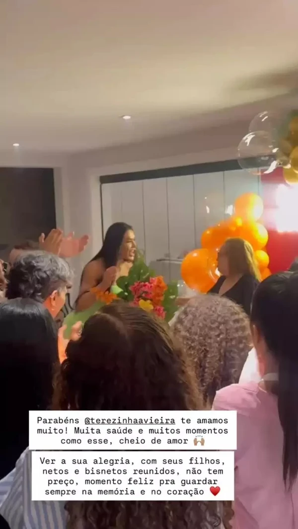 Gracyanne Barbosa faz festa de aniversário pra ex-sogra, mãe de Belo por Reprodução/Instagram