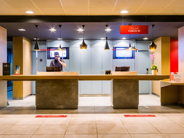 https://all.accor.com/9365