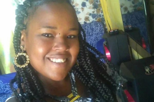 Mônica Ramos dos Santos foi morta no meio da rua por Reprodução