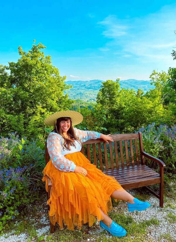 Raíza Costa é diretora de arte, apresentadora e confeiteira por Reprodução / Redes Sociais